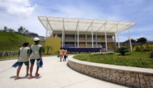 Arquitectura para la paz Fomentando el crecimiento y el aprendizaje a través de espacios educativos en Honduras