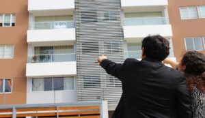 Claves para evitar errores financieros y legales al comprar tu primera vivienda