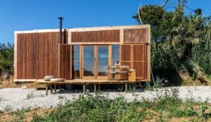 Entre la artesanía en madera y el diseño de espacios pequeños conociendo las obras de Madeiguincho en Portugal
