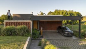 La casa de la puerta amarilla Etéreo Arquitectos