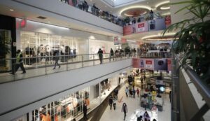 Centros comerciales impulsan recuperación del sector retail en 2025
