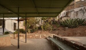 Conexión entre el patrimonio y deporte. Falguera Padel Club por 3ME Arquitectura