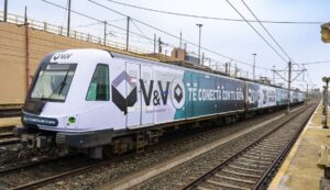 V&V se convierte en la primera inmobiliaria en brandear el tren de Línea 1 del Metro de Lima