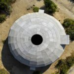 OMA / Shohei Shigematsu diseña un pabellón elipsoidal para el cultivo de hongos en Casa Wabi en Oaxaca, México