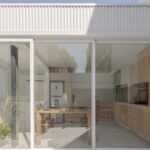 Cómo es la “arquitectura parásita” que funciona como sistema proyectual para ampliar la superficie de tu casa
