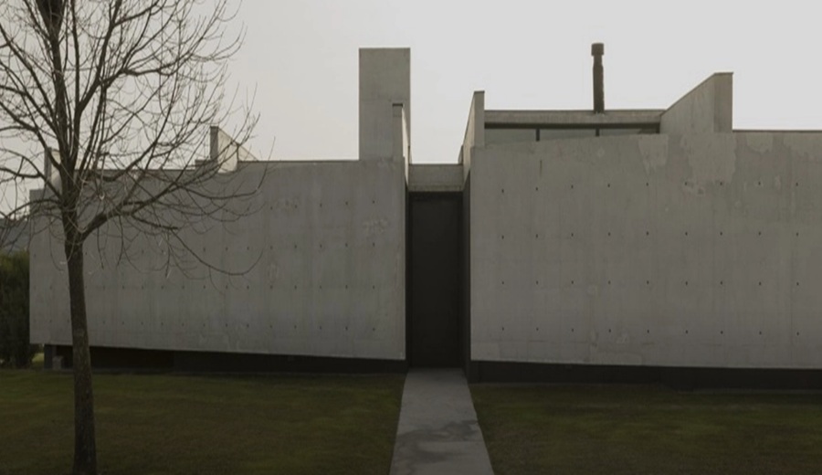 El muro como recurso introspectivo. Alba II por ADEMÁS Arquitectura