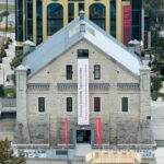 Bienal de Arquitectura de Tallinn 2026 explora el verdadero costo de la arquitectura a través de «¿Cuánto?»