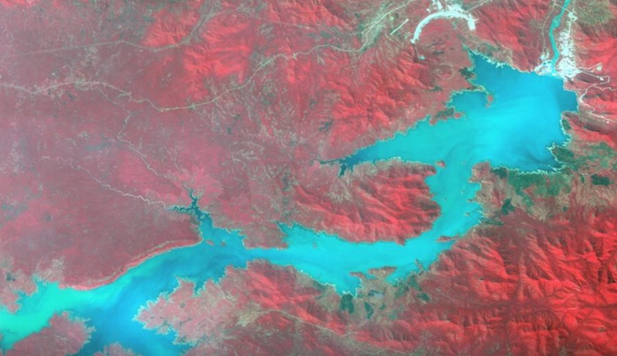 Desenterrar el suelo Arquitectura y la política del agua