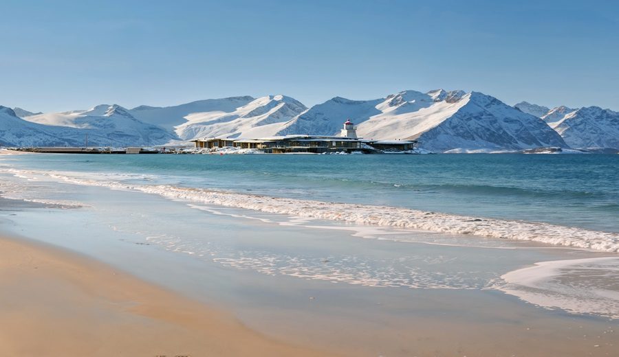 Disolver la arquitectura en la naturaleza Dorte Mandrup diseña un hotel en el círculo polar ártico de Noruega