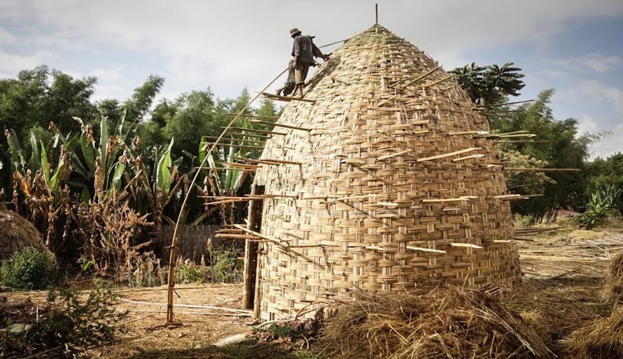 Explorando las cabañas vernáculas de África el tejido como arquitectura climática y social