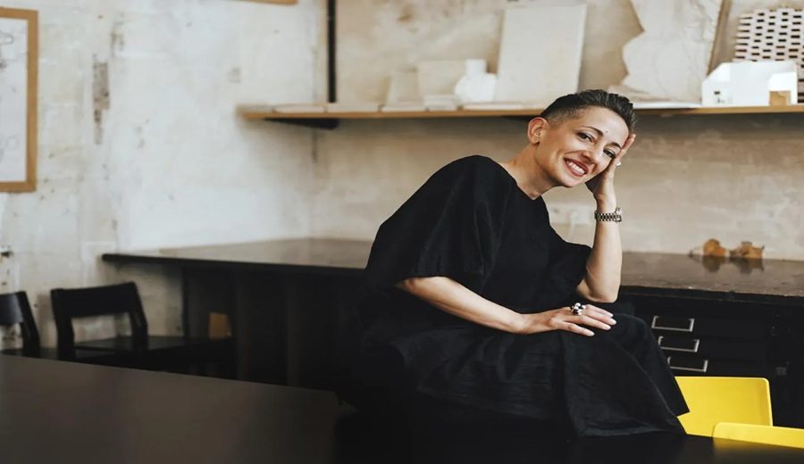 Lina Ghotmeh, arquitectaVivir en un edificio compuesto únicamente por viviendas no va con nuestro tiempo