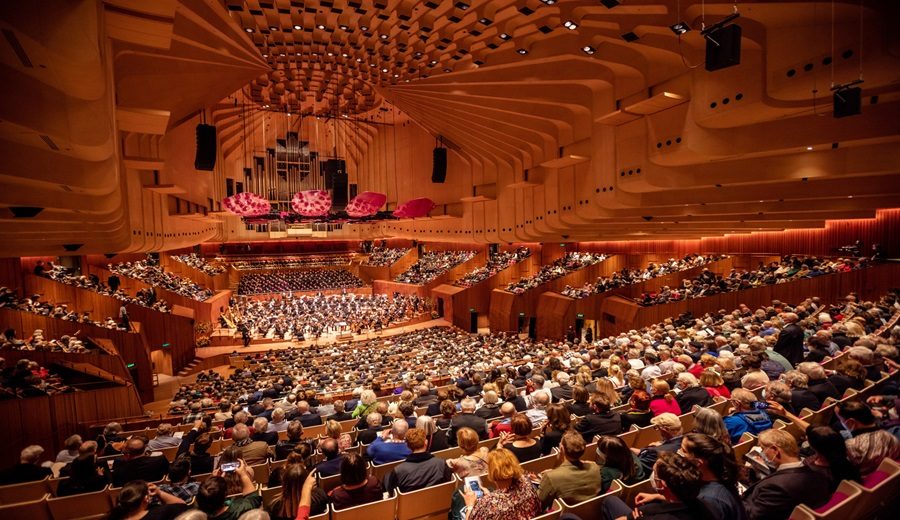 Renovación de teatros y auditorios adaptando hitos culturales para el público moderno