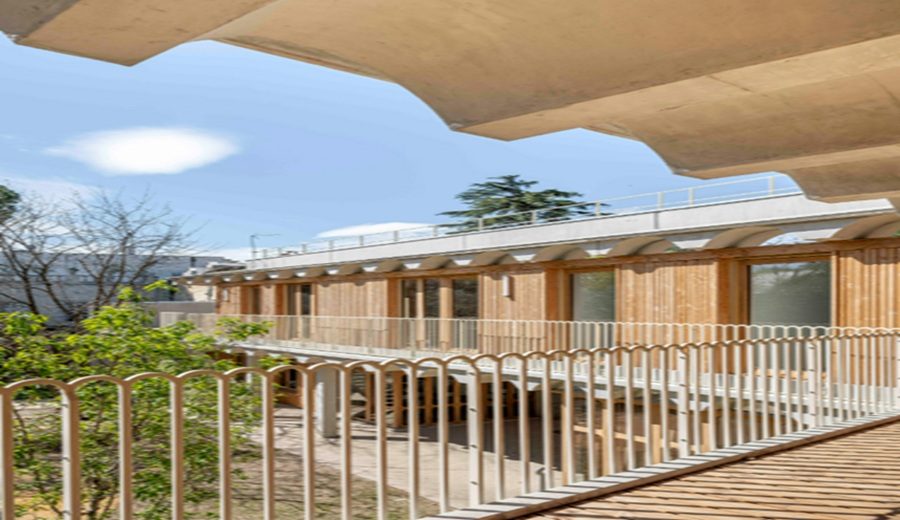 Sanar mediante arquitectura. «Espace Ambroise Croizat» por TAUTEM
